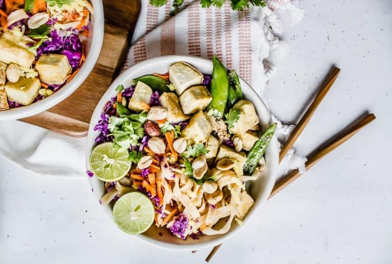 20 minute Sriracha Peanut Pad Thai