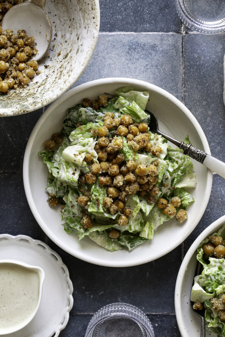 Simple Romaine Caesar Salad with Crispy Chickpea Croutons (vegan!)