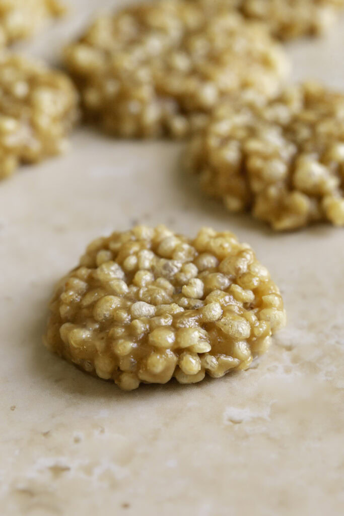 close up of a crispy quinoa cookie.