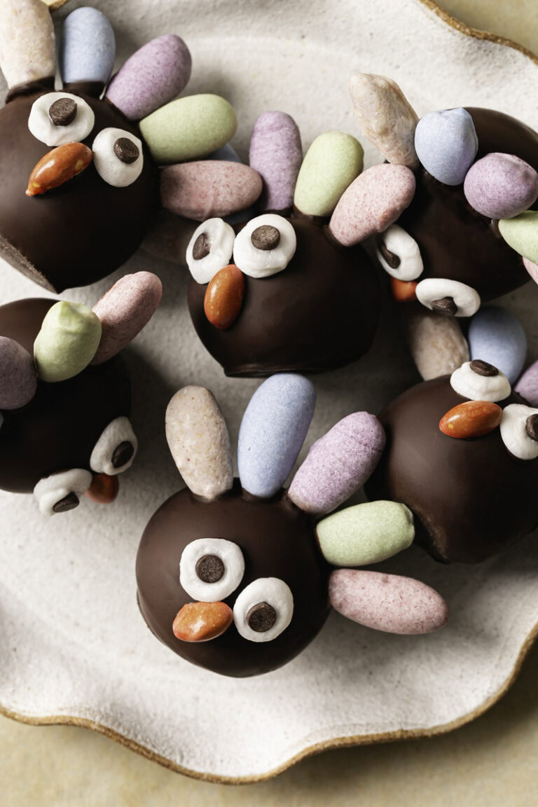 No-Bake Date Almond Flour Brownie Bite Turkeys (dye-free!) - Healthy ...