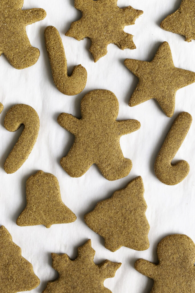 baked, undecorated gingerbread cookies.